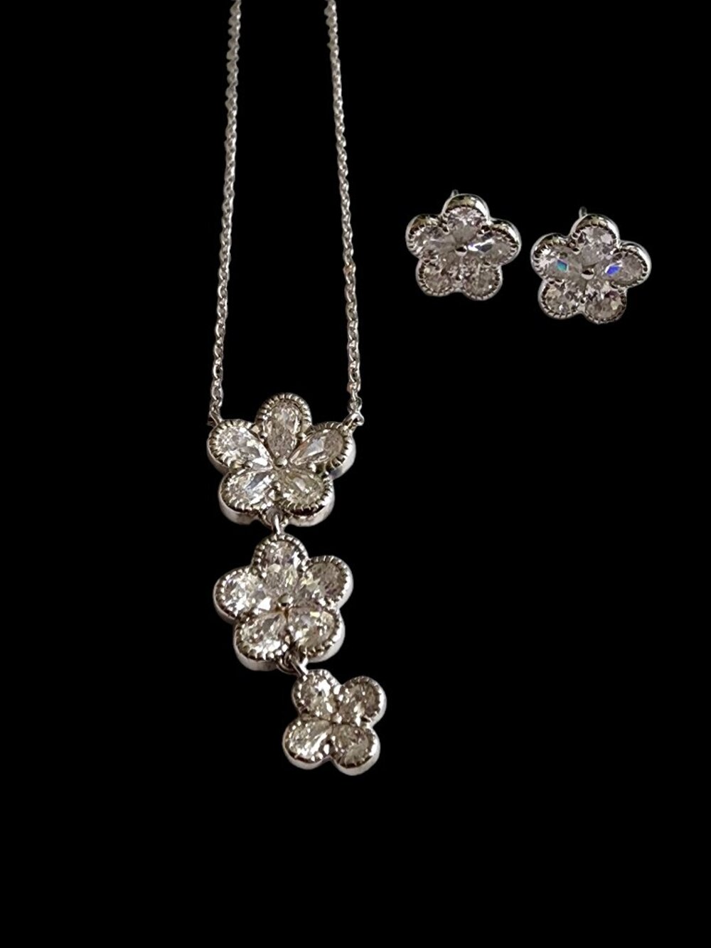 Leia Necklace and Earring Set
